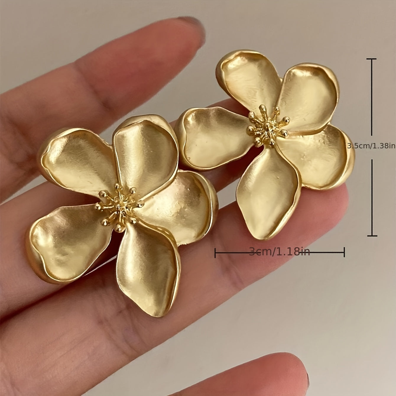 Exaggerated Flower Stud Earrings For Women Vintage Elegant Style Zinc Alloy Jewelry Dating Earring Delicate Female Earrings