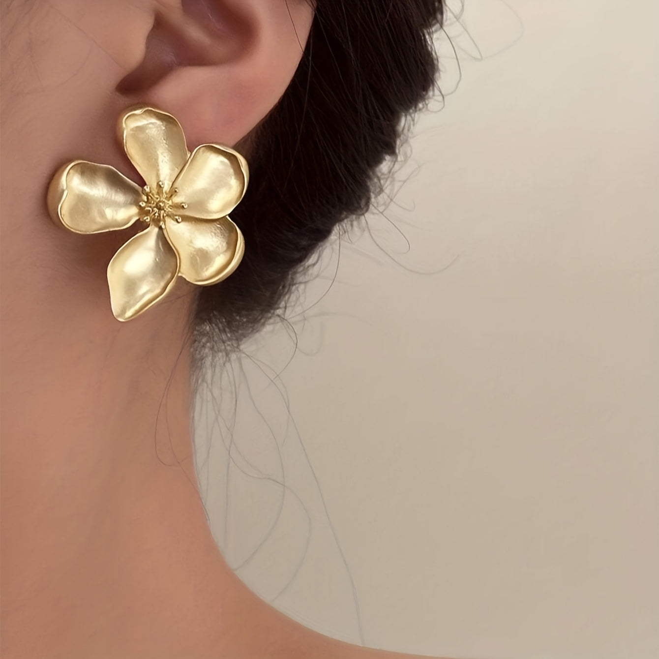 Exaggerated Flower Stud Earrings For Women Vintage Elegant Style Zinc Alloy Jewelry Dating Earring Delicate Female Earrings